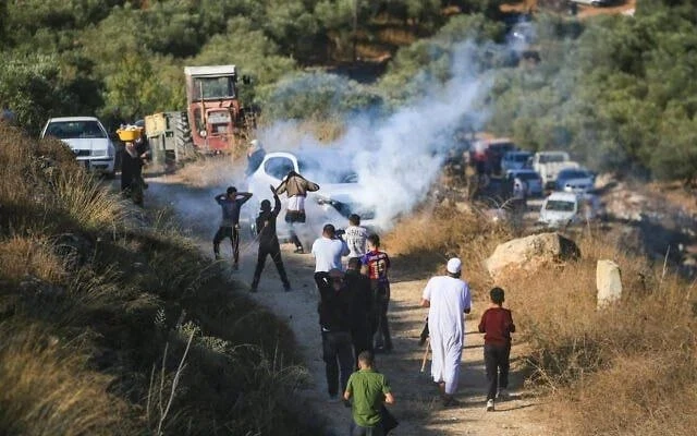 🇮🇱Израильские поселенцы напали на европейских дипломатов на Западном берегу реки Иорд...