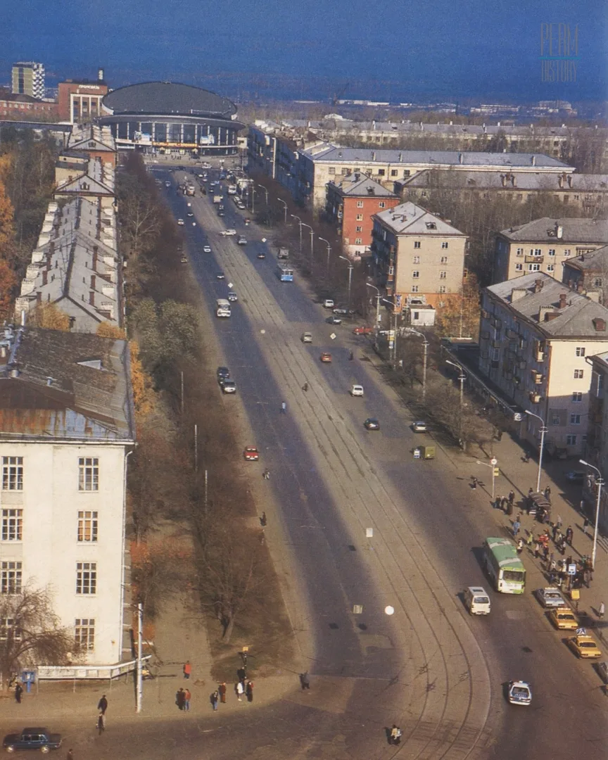 🚋 УЛИЦЫ И ТРАНСПОРТ