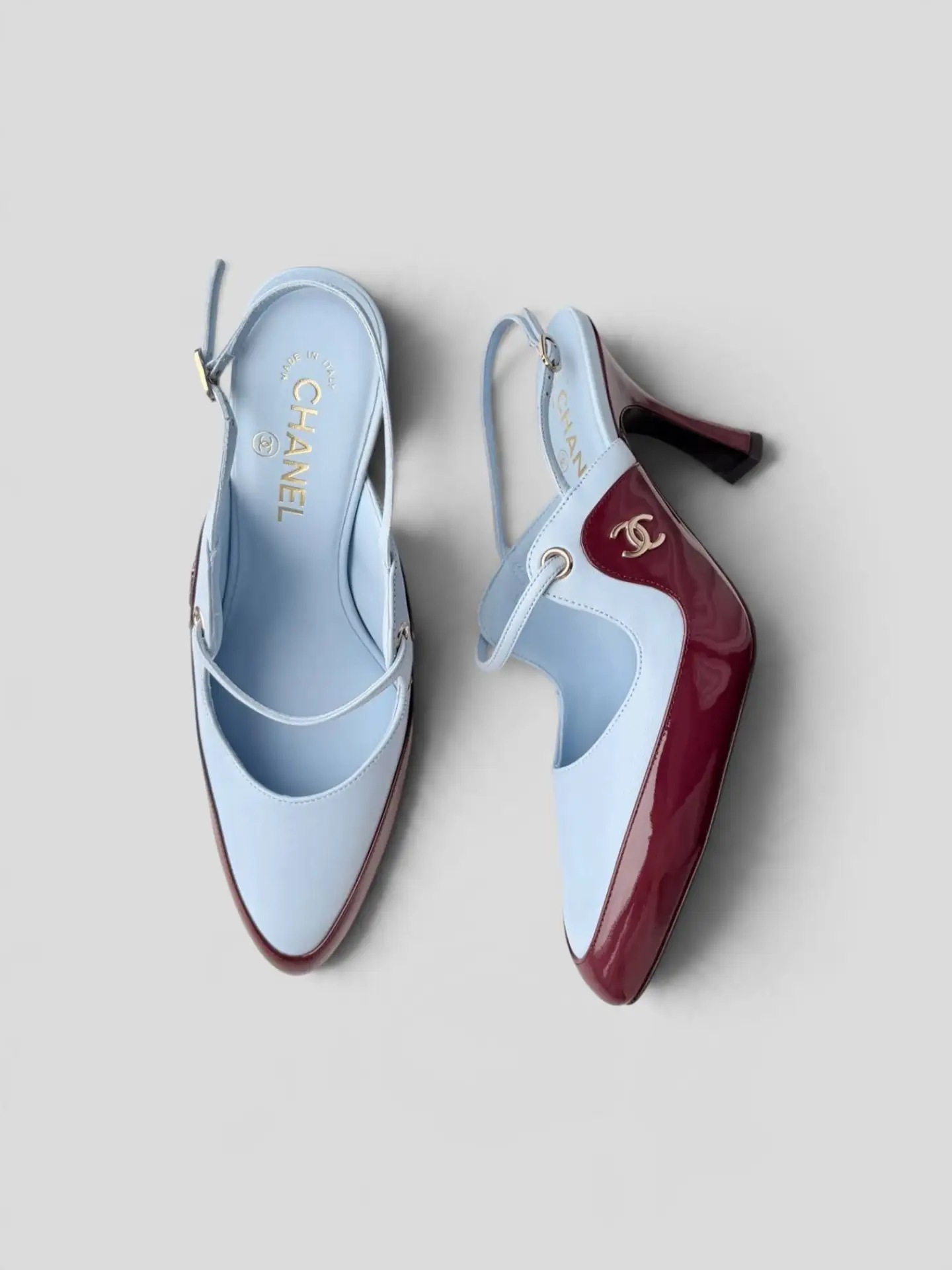 Новые туфли Chanel Slingback, маркировка 40 (27 см), каблук 10 см. В комплекте: пыльники.