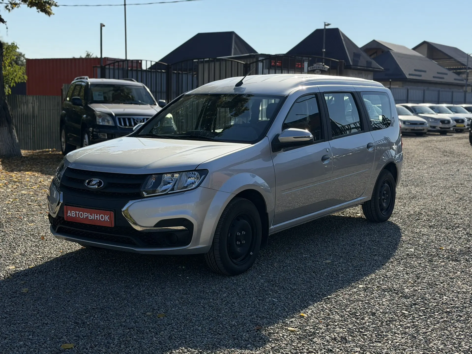 Обзор LADA LARGUS новый без пробега. Цена 1.350.000 руб.