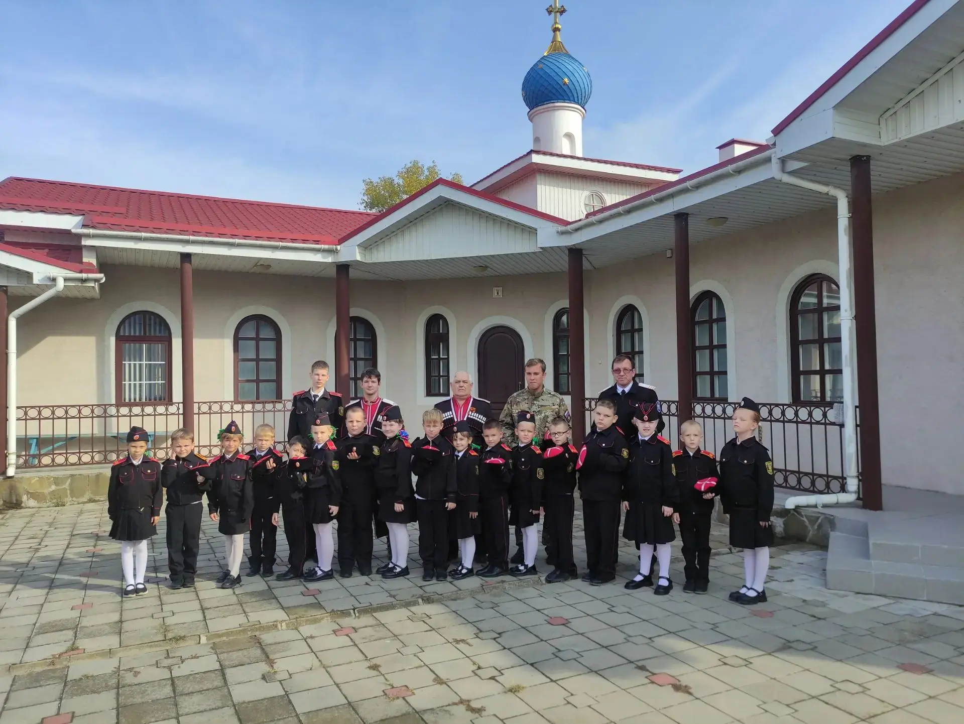 **Любо! В Анапском районе первоклассников посвятили в казачата**