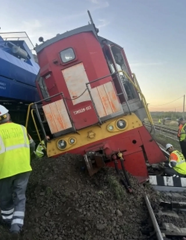 Возбуждено уголовное дело после схода грузового поезда в Курской области