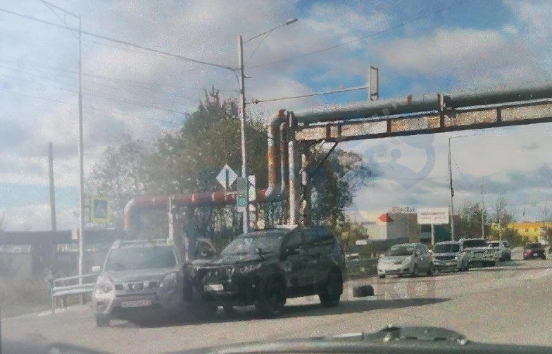 ДТП у «Лимонада» блокирует выезд