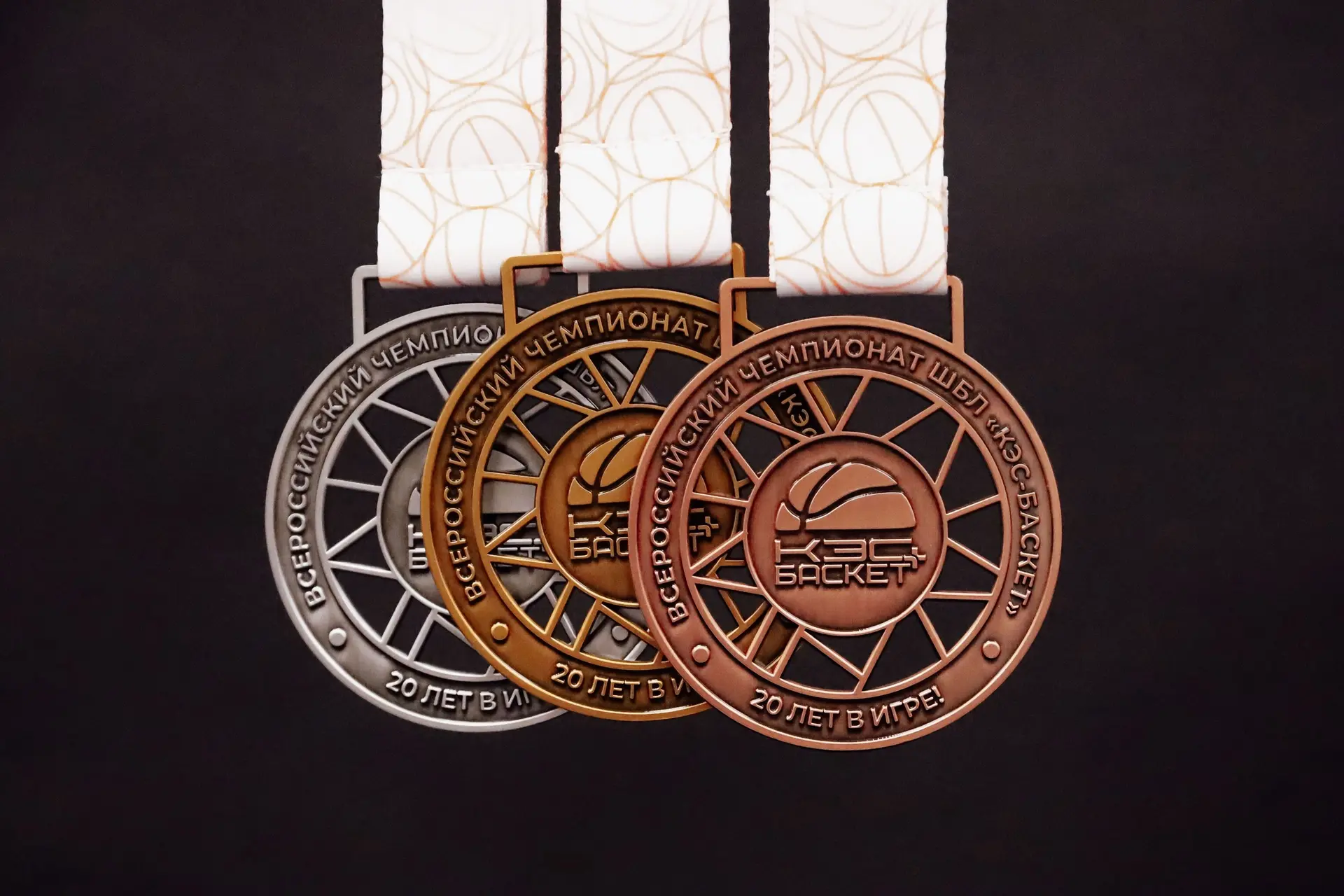 🏆6 900 кубков. 🥇🥈🥉82 800 медалей. И тысячи историй побед!