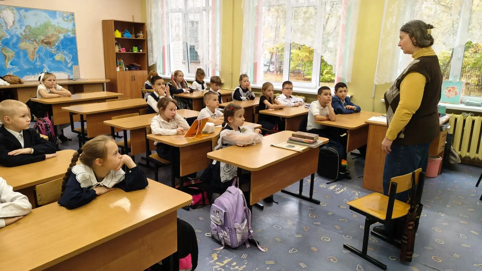 🗓️Сегодня к ученикам 2"В" класса приходила библиотекарь детской библиотеки №4. Для реб...