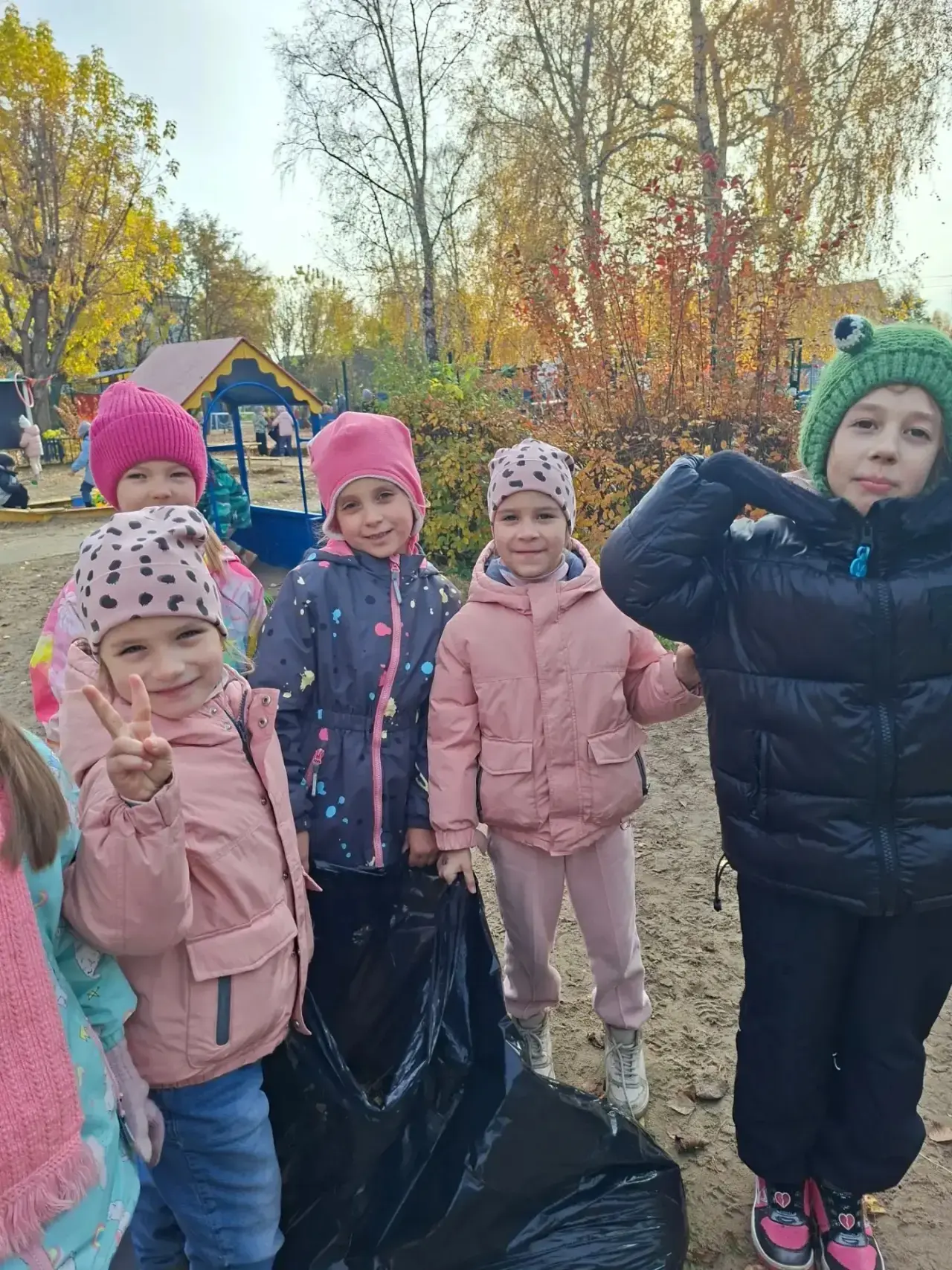 В подготовительной  групппе "Почемучки" сегодня прошёл субботник в рамках проекта "Орля...