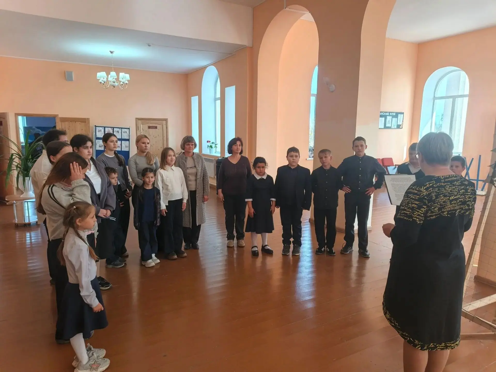 Члены объединения  "Движения Первых"и "Орлята России" приняли участие в добровольческой...