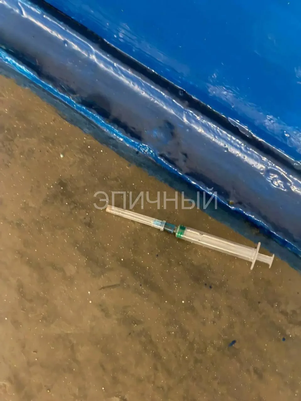 Многоэтажка на Монтажников вернулась в нулевые.