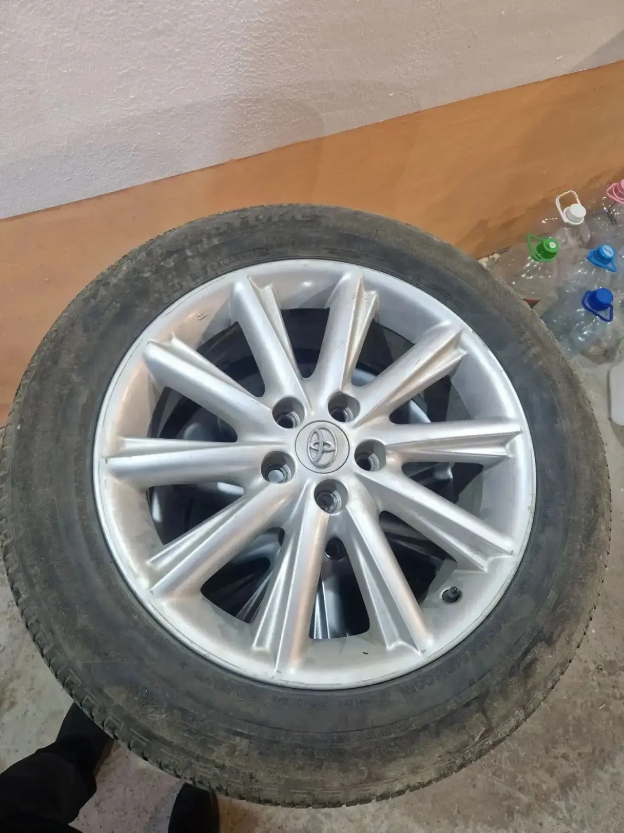 Продам литье R18 5x114,3 с летней резиной 235х55