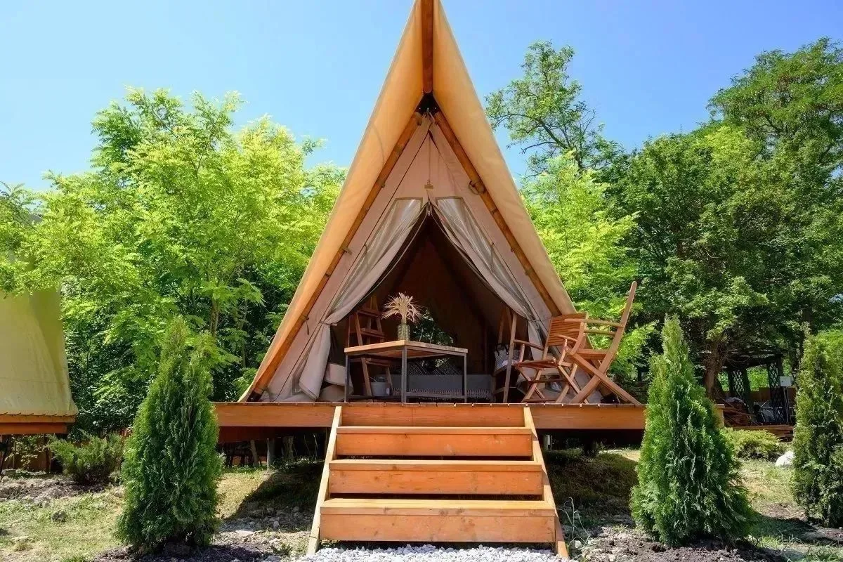 🏕️ Кубань стала самым популярным регионом для отдыха в глэмпингах.