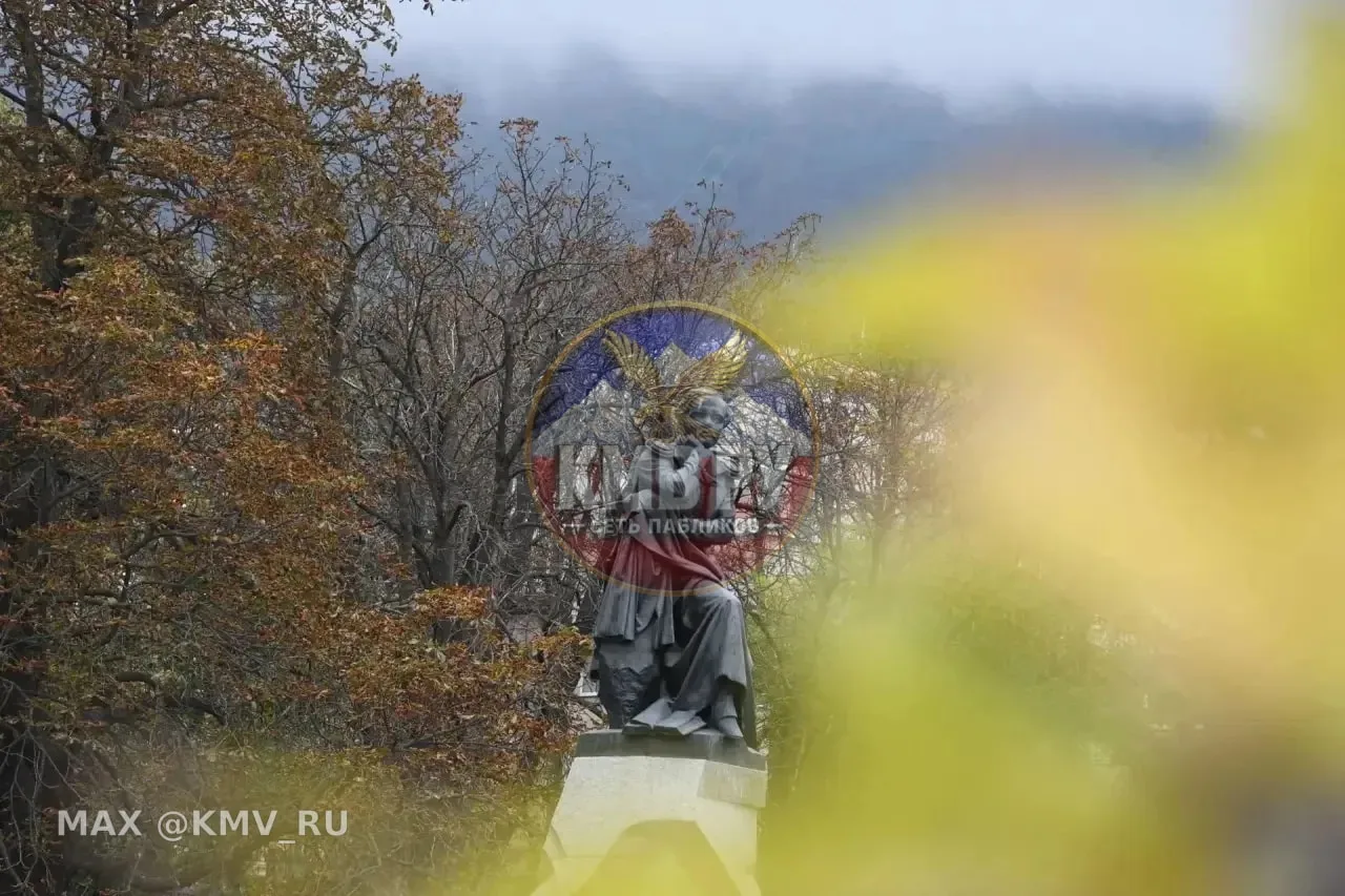 Сегодня мы отмечаем день рождения Михаила Юрьевича Лермонтова - великого русского поэта...