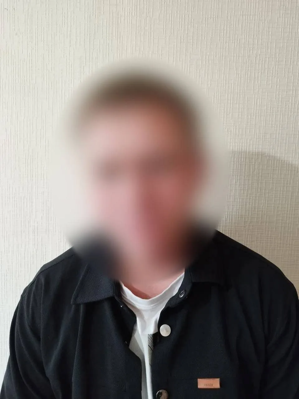 Полицейские задержали жителя Мариуполя, похитившего чужой смартфон