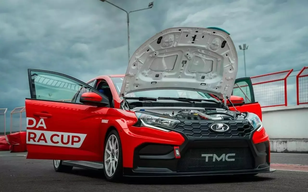 АвтоВАЗ представил спортивную Lada Iskra