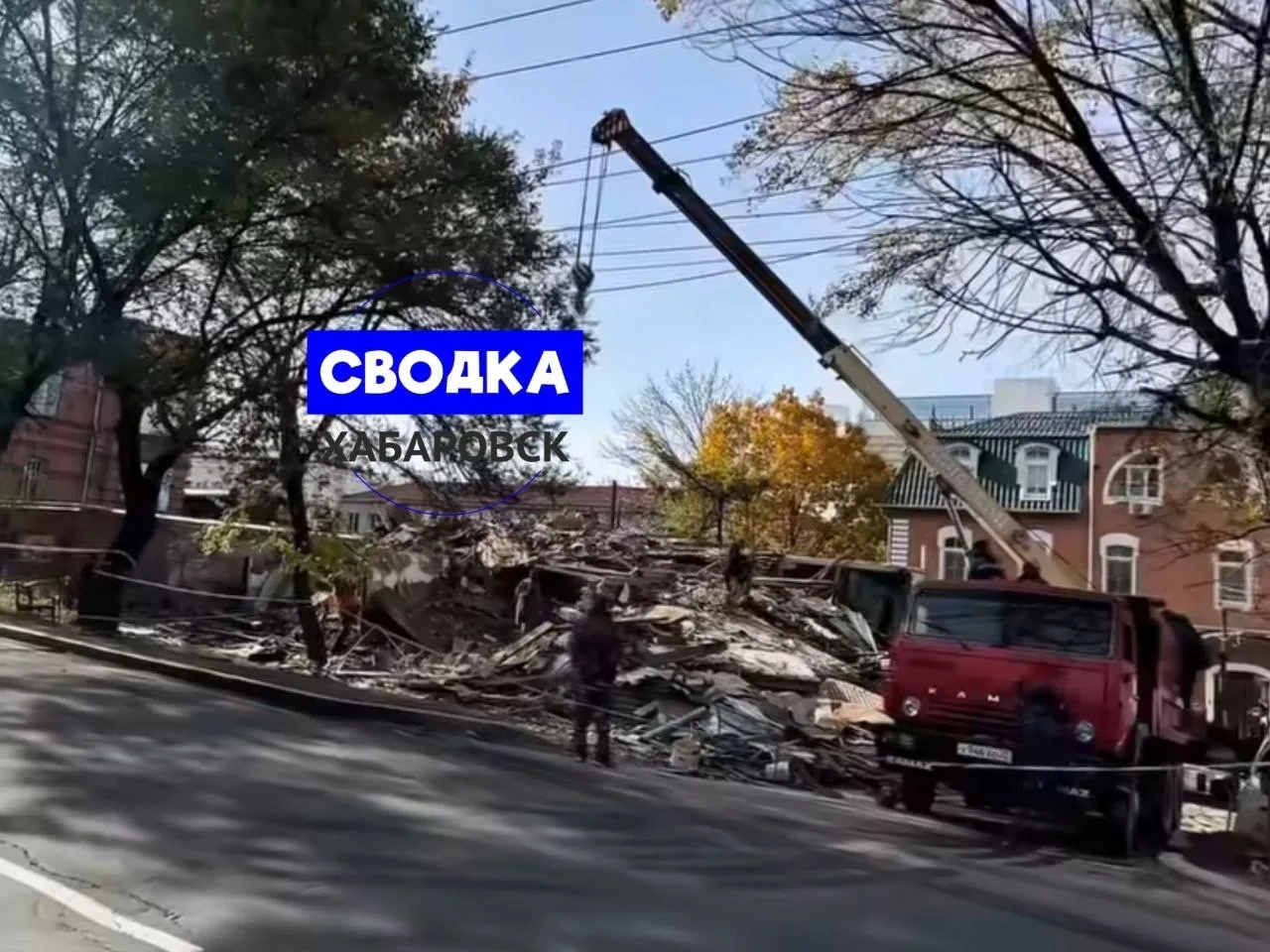 В переулке Дьяченко в Хабаровске убирают ветхие бараки, освобождая место для детской шк...