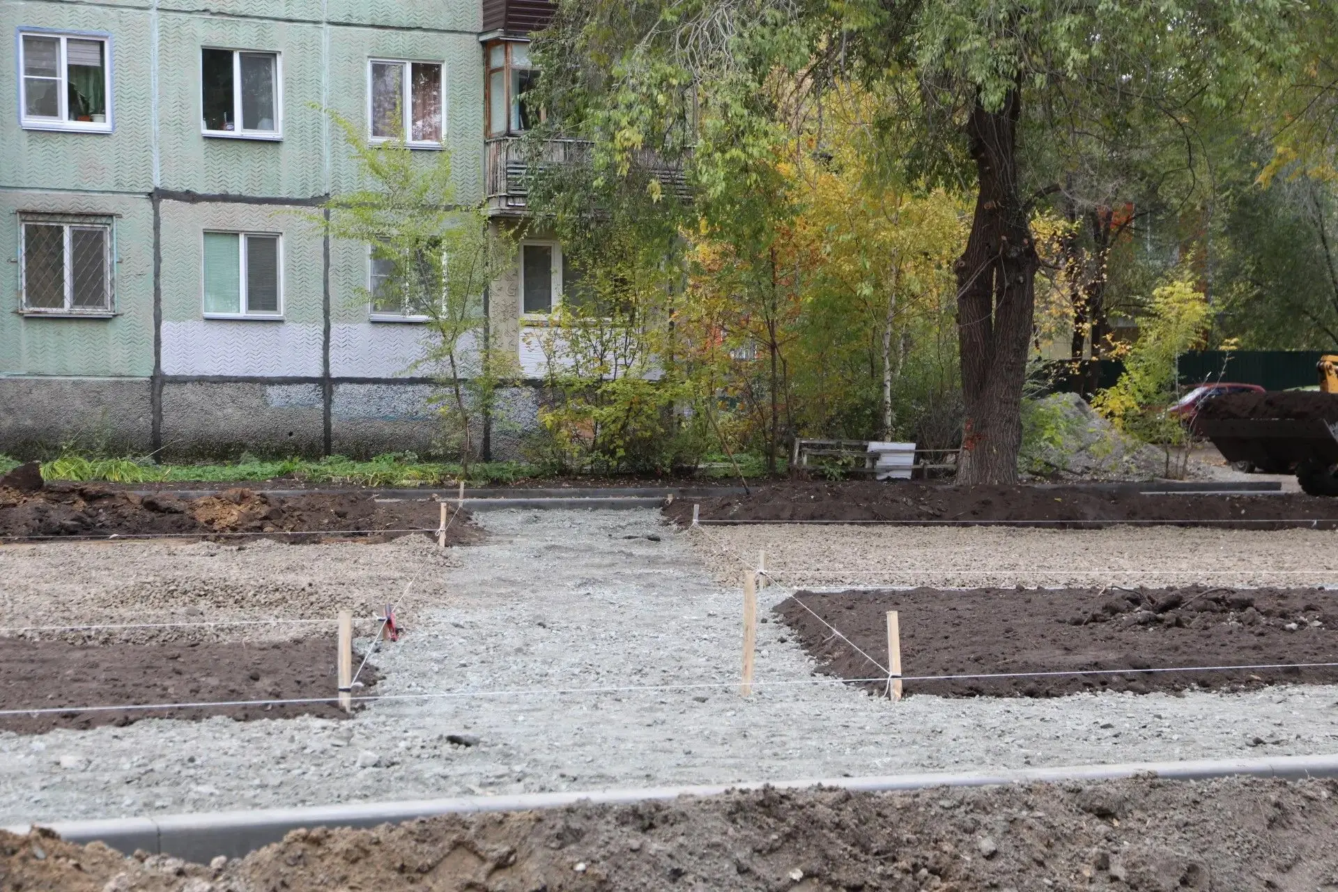 На улице 1 Мая выполняется комплексное благоустройство