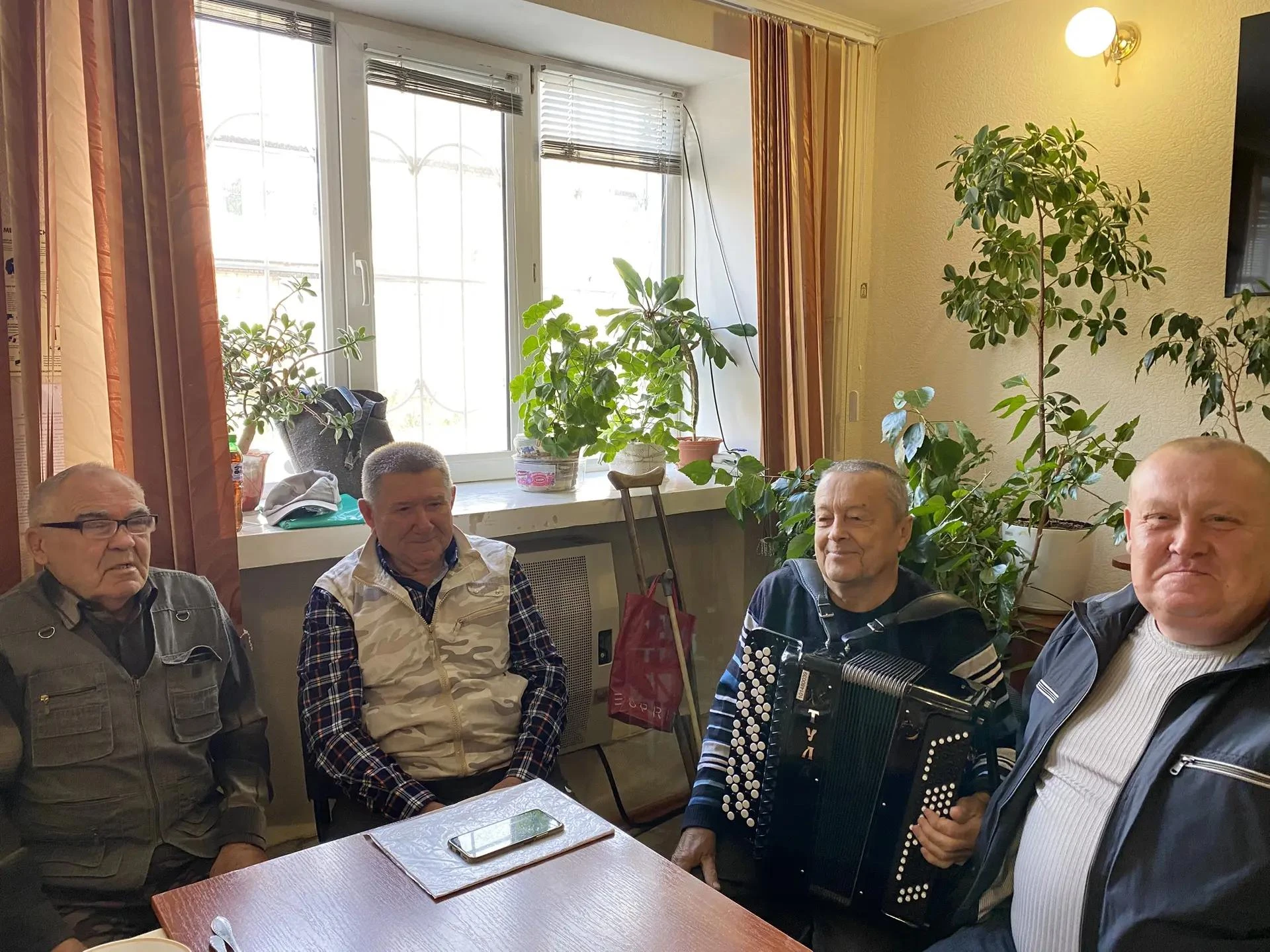 В ГБУ ЛНР «Новоайдарский КЦСОН» для получателей социальных услуг прошёл тёплый и душевн...