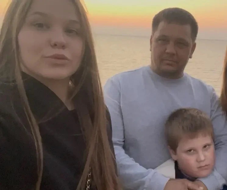Папа-это самый важный человек в моей жизни,который помогает советом и делом в течении в...
