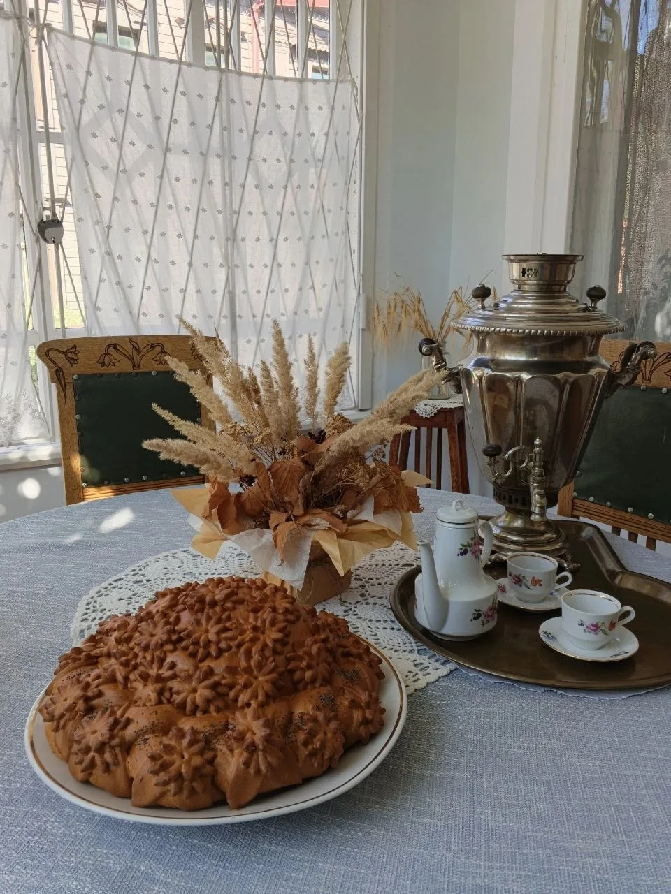 Как на Михаила именины испекли мы каравай...
