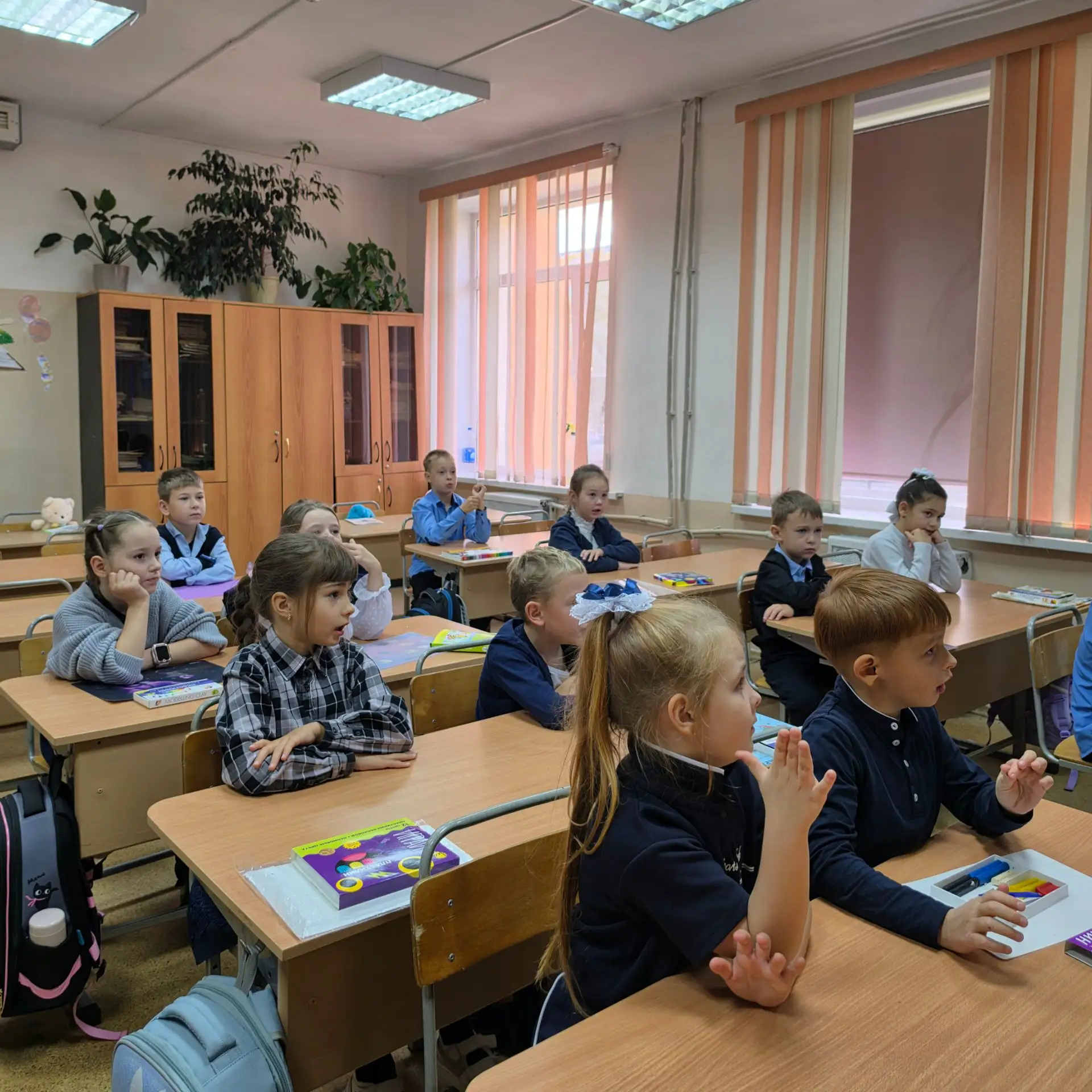 🧸 В 1 «Б» классе появились новые ученики. Они такие милые, что сразу стали частью друж...