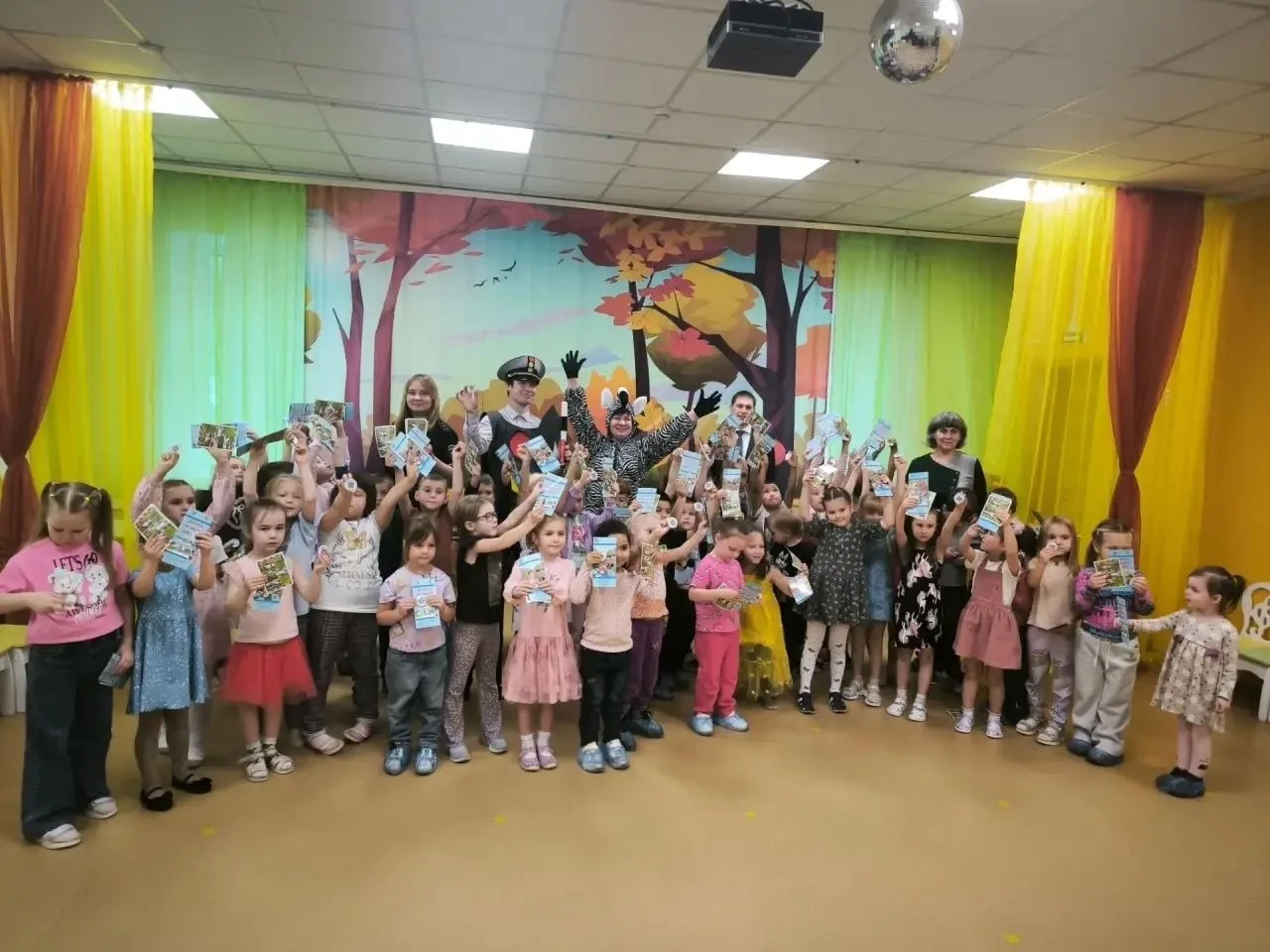 «Безопасность с малых лет»: в детских садах Фрунзенского района продолжают учить детей ...