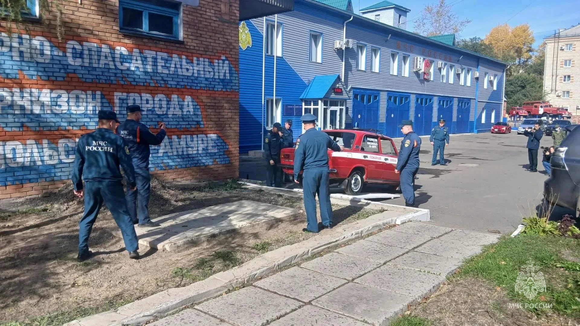 🚒 У пожарной части появился новый экспонат ретро-техники