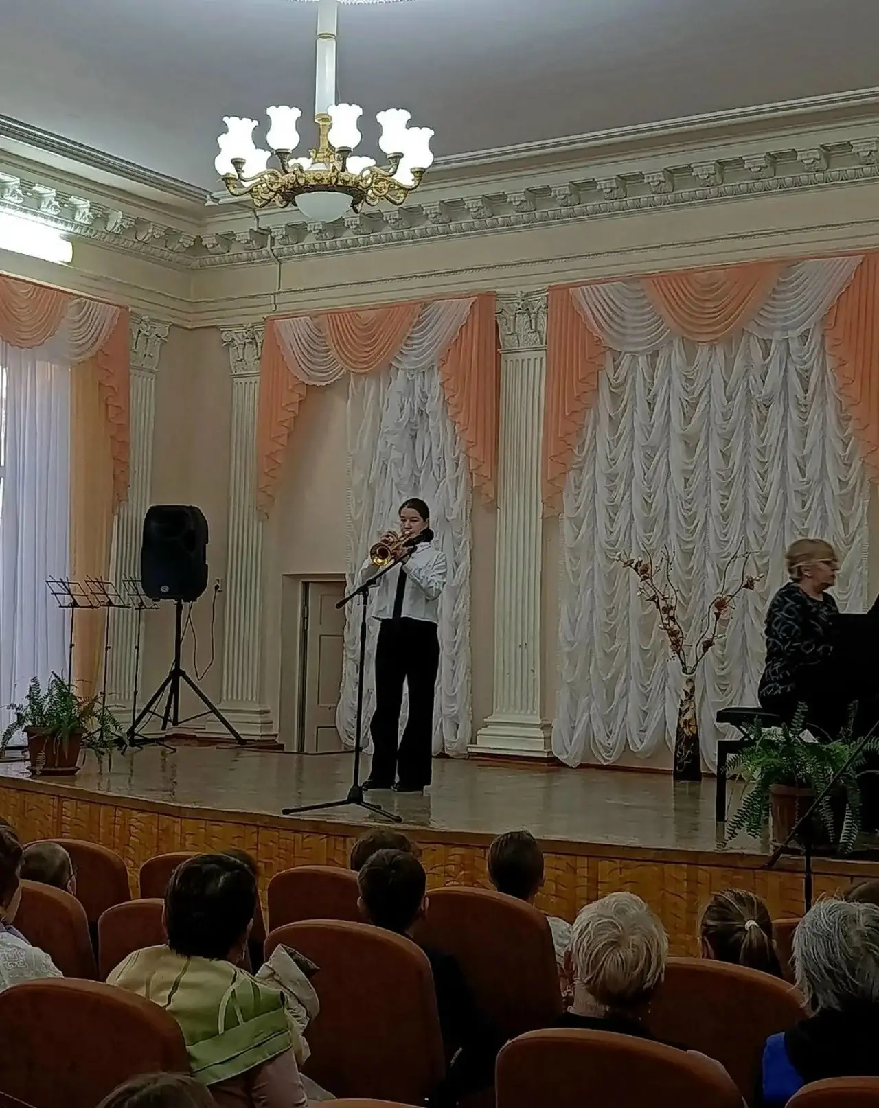 🎼12 октября в Детской музыкальной школе города Канаша прошёл концерт студентов Чебокса...