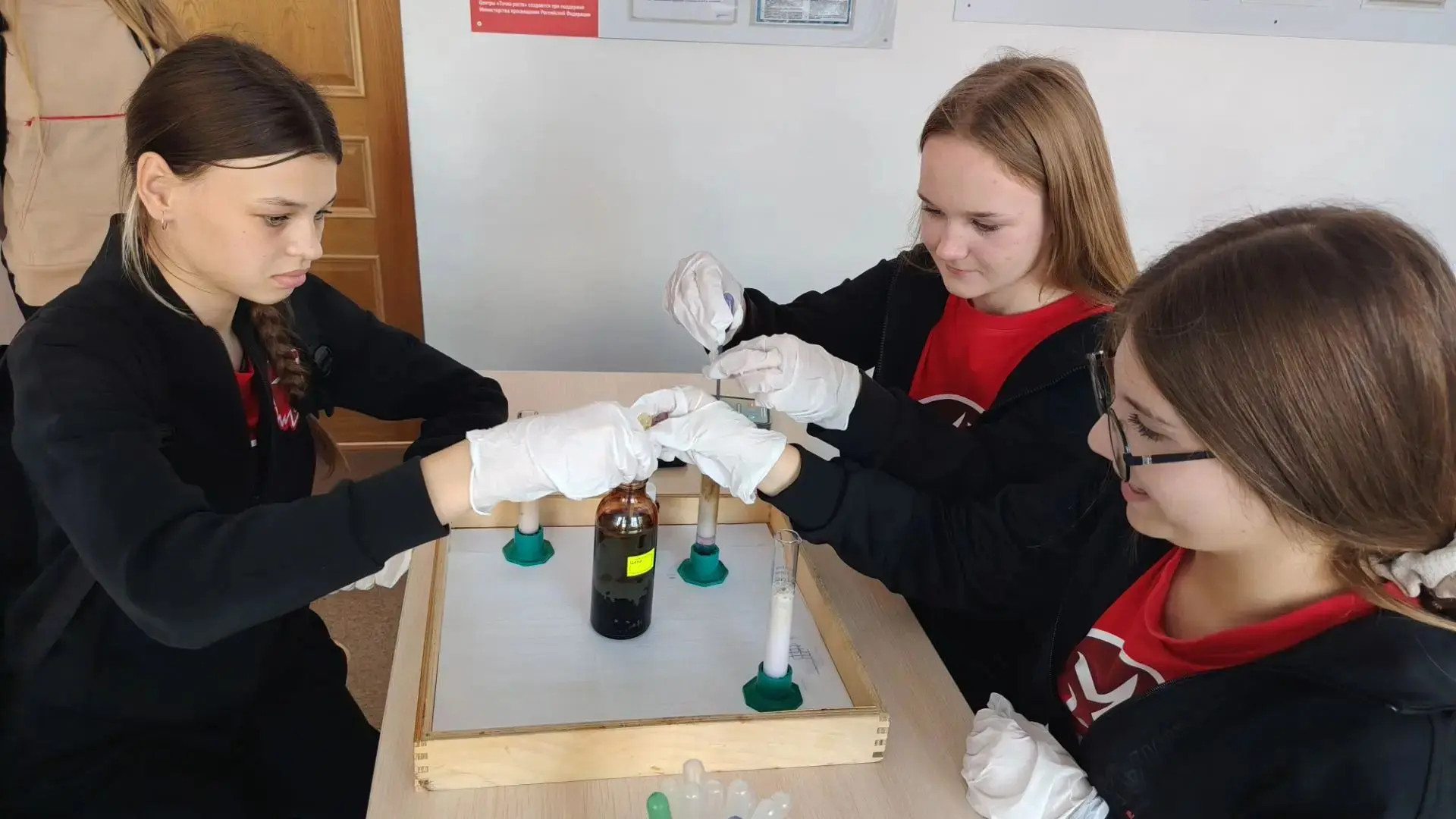 🔬 В «ТОЧКЕ РОСТА» КИПИТ НАУЧНАЯ  РАБОТА!🔬