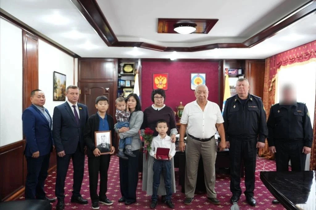 В Народном Хурале (Парламенте) Республики Калмыкия состоялась церемония вручения Ордена...
