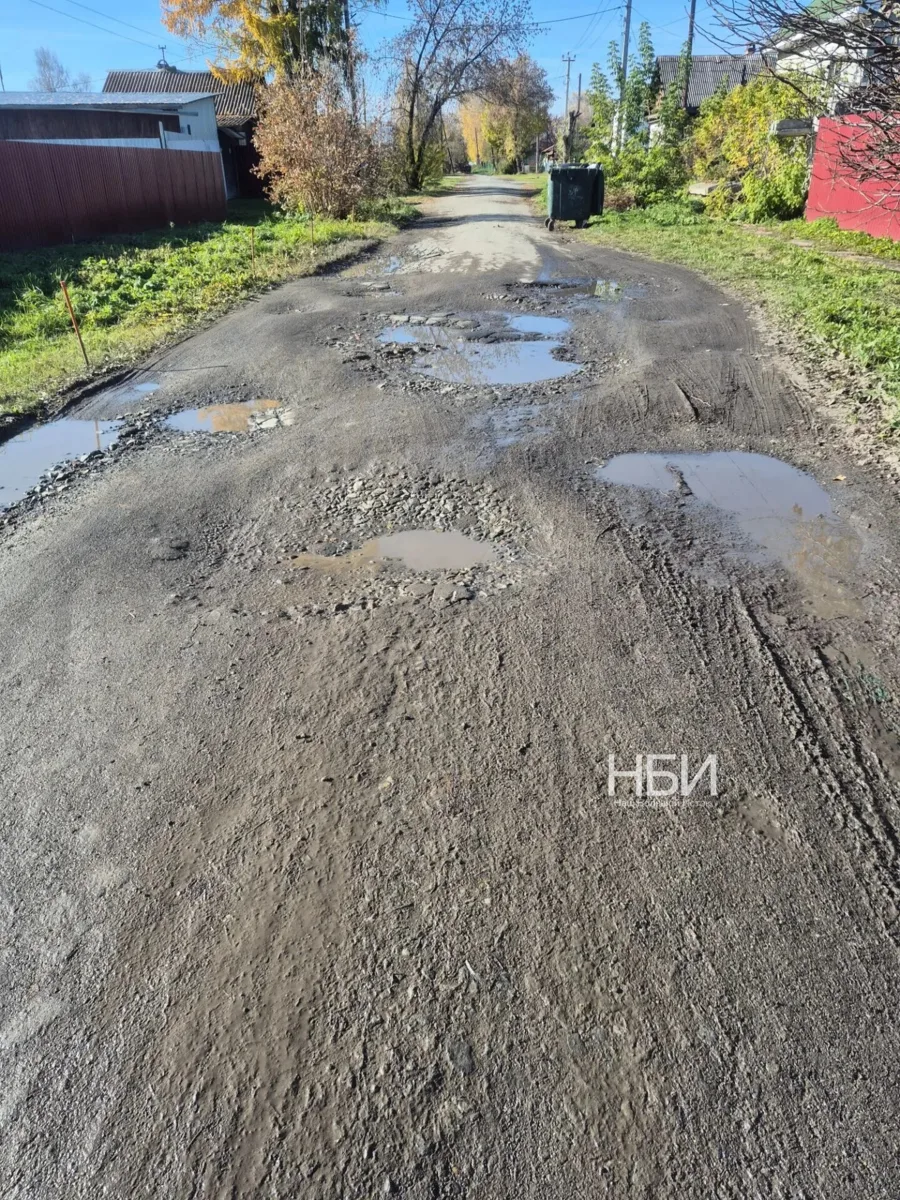 Фото с улицы Советская, которая оправдывает свое название. Асфальт там, будто с тех вре...