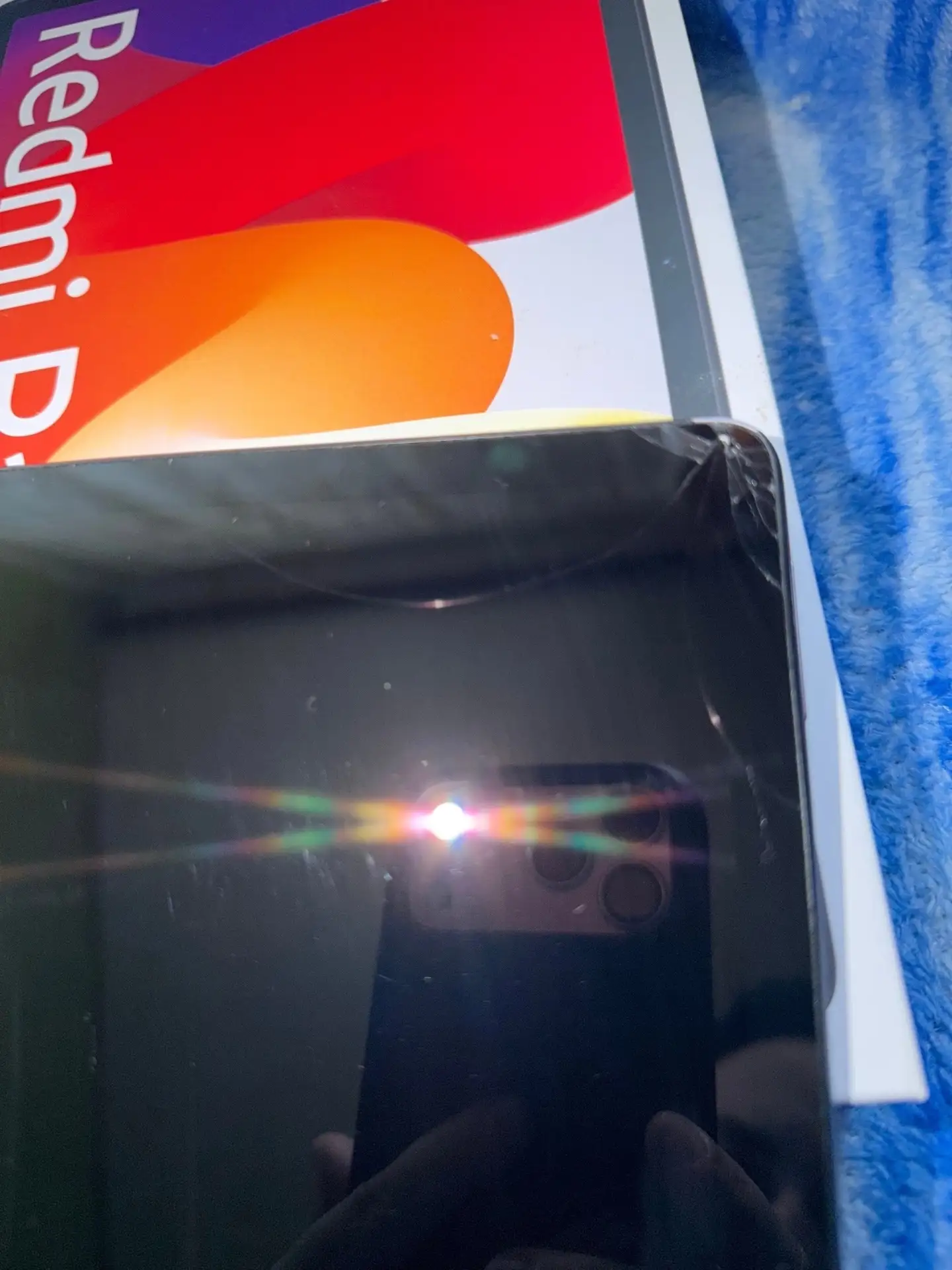 Продам планшет рабочий редми пад си 128гб состояние на фото есть скол на экране комплек...