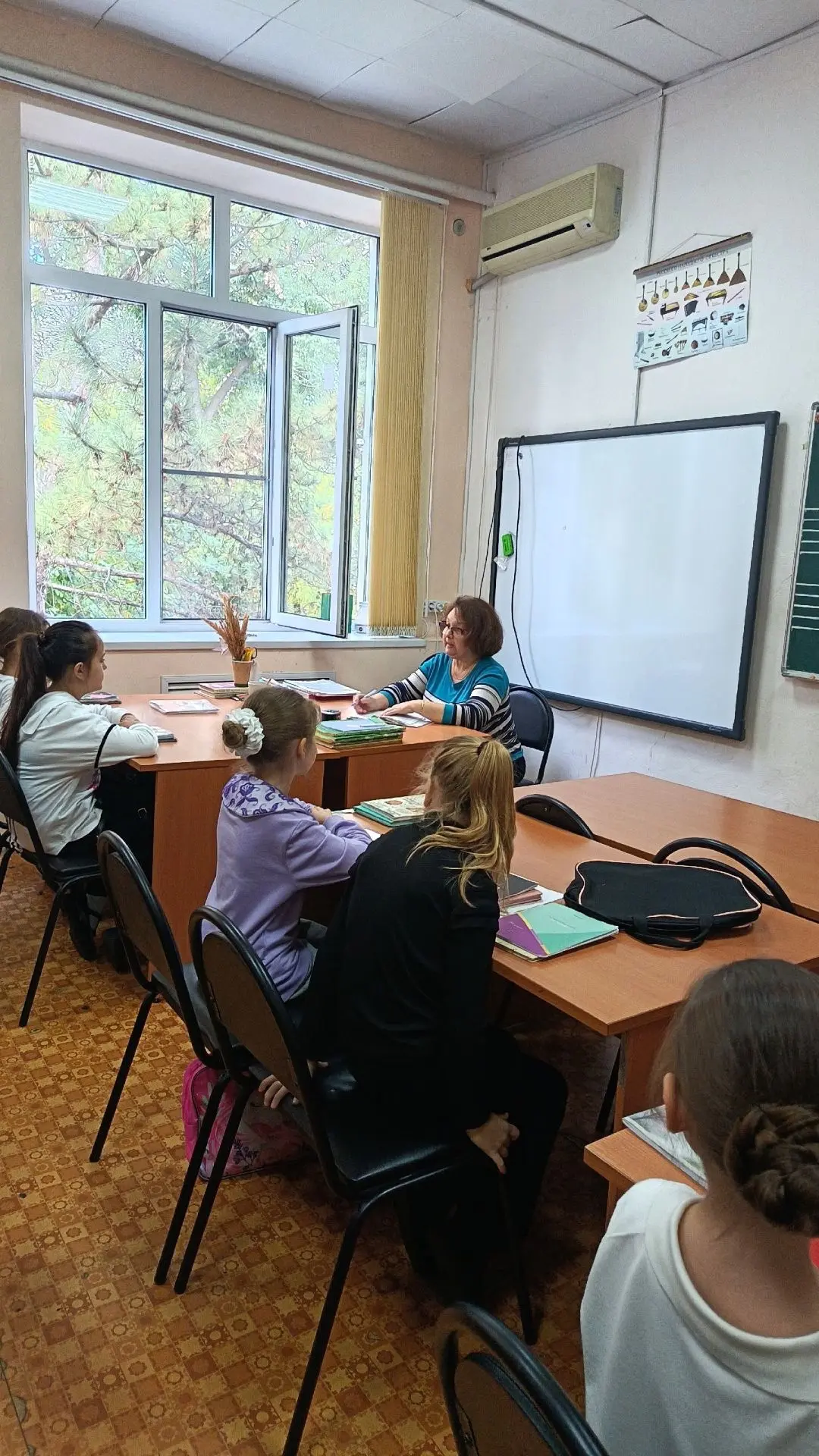 🤝🌍 В ДШИ прошел круглый стол «День интернациональной дружбы».