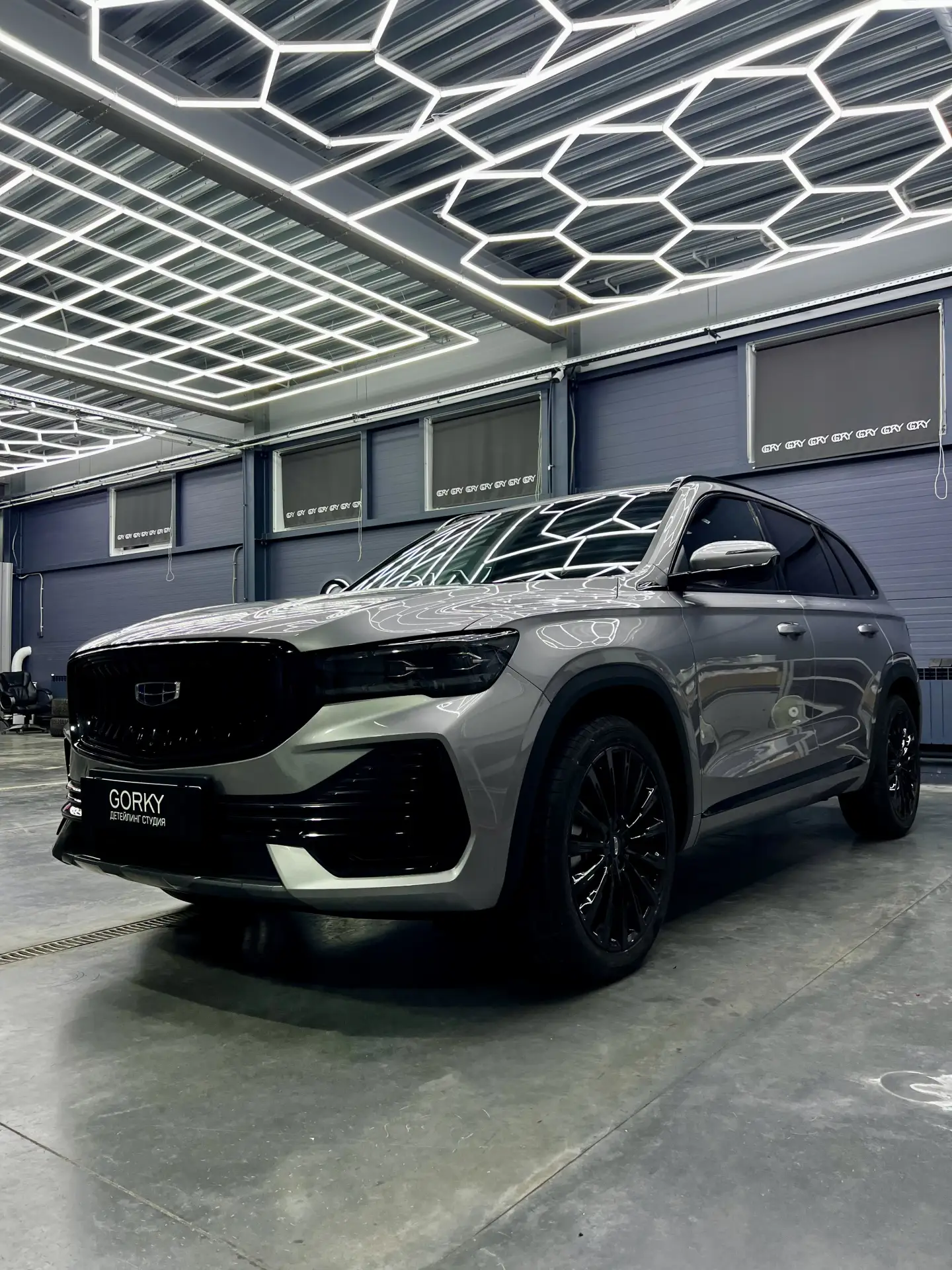 Geely Mondjaro - Выполнили полную шумоизоляцию, полный антихром, перекрасили диски в че...