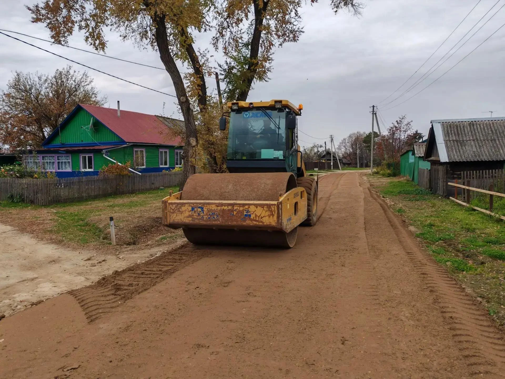 На фото село Марково, улица Набережная.