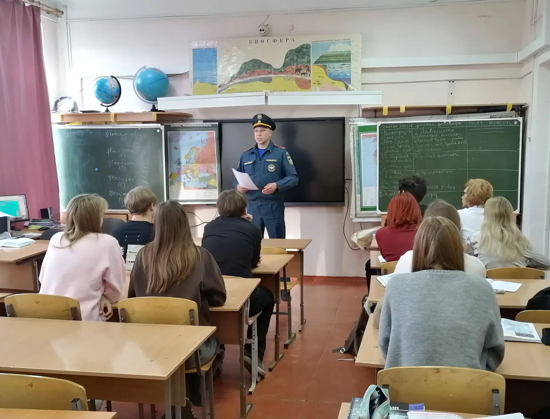 15.10.2026г. для обучающихся 11 класса была организована встреча с Печёнкиным С.С., нач...
