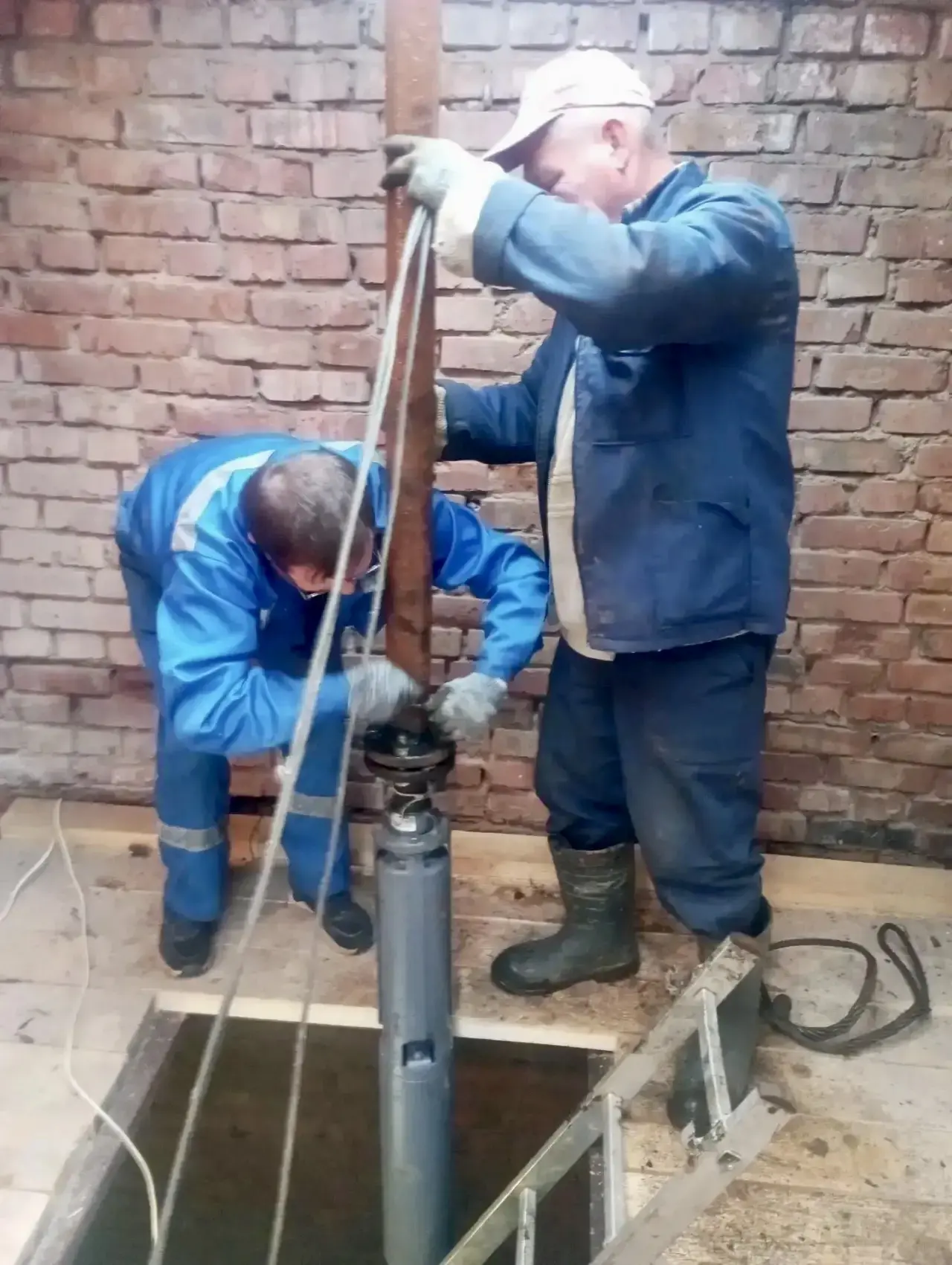 Новый глубинный насос установили на водозаборном узле в Рюховском