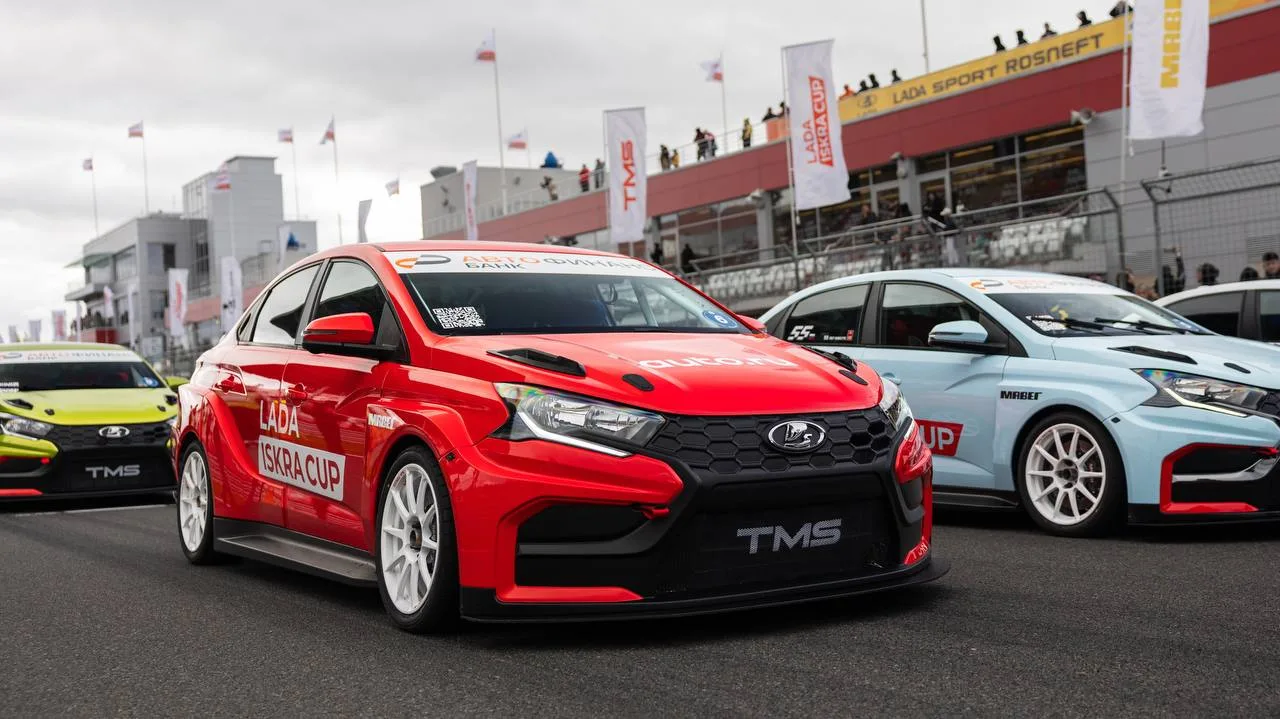 Гоночную Lada Iskra за ₽7 млн представил АвтоВАЗ.
