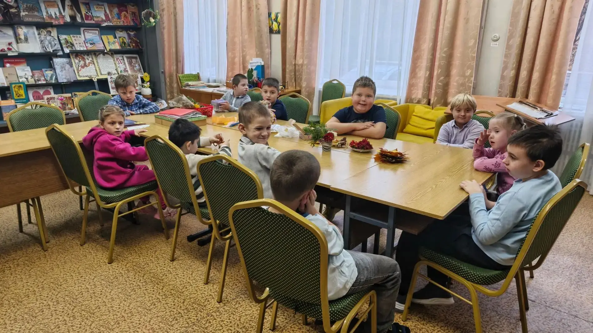 Сегодня в библиотеке нашей школы состоялся особенный урок для детей 1ых дополнительных ...