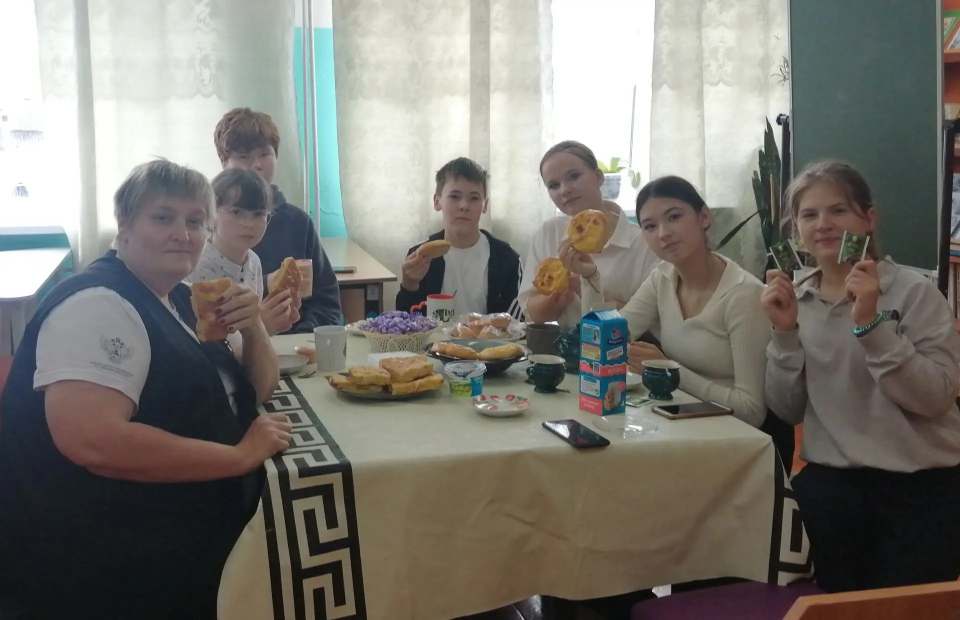 Рыбно-Ватажская школа присоединилась к Всероссийской акции «Пирог на четвертое», котора...