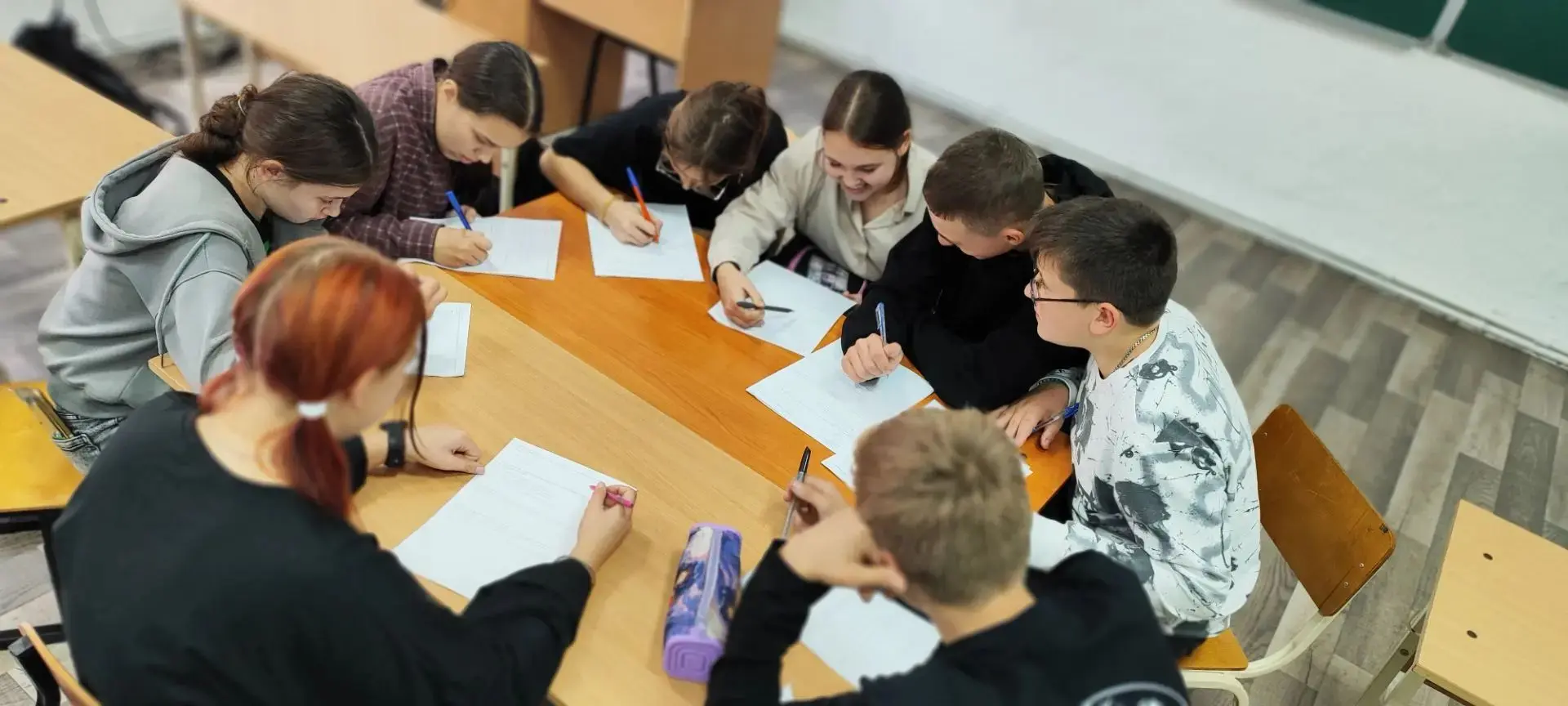 Сегодня в нашей школе было шумно не на переменах, а в центре детских инициатив. Мы собр...
