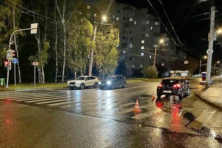 Сбили девушек-пешеходов