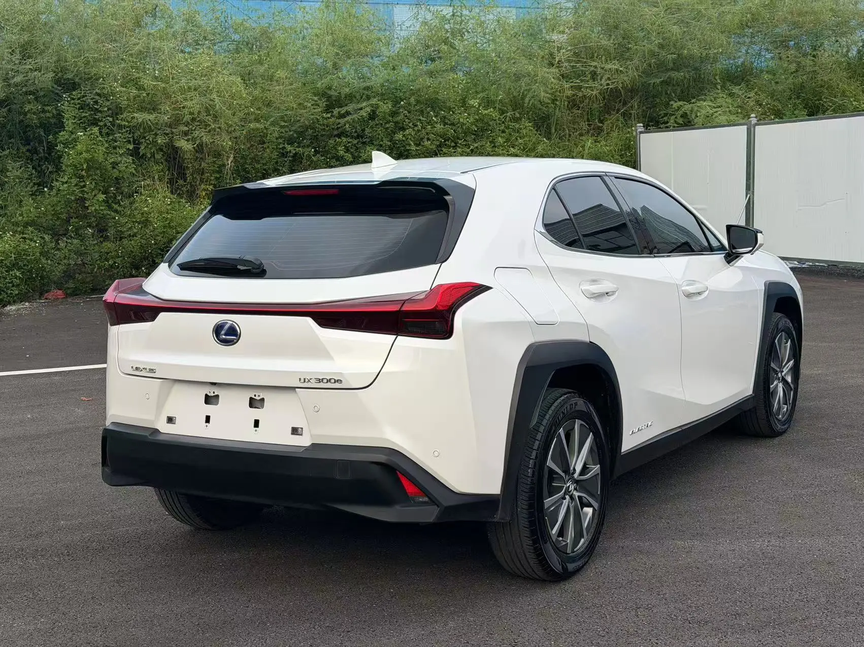 ПРЕМИАЛЬНЫЙ ЯПОНСКИЙ ЭЛЕКТРОМОБИЛЬ ИЗ КИТАЯ — LEXUS UX 300e