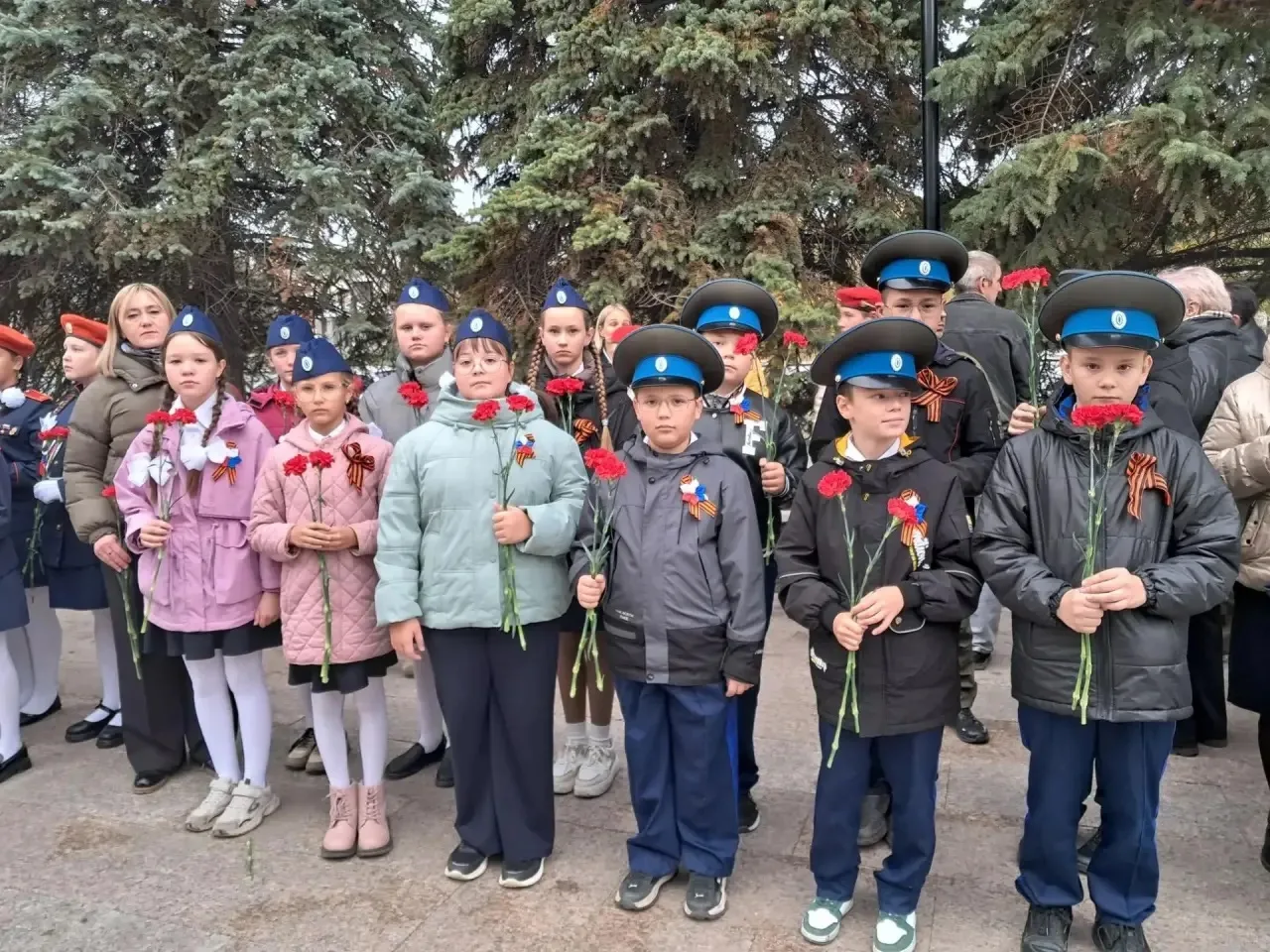 Кадеты у мемориала: память объединяет поколения