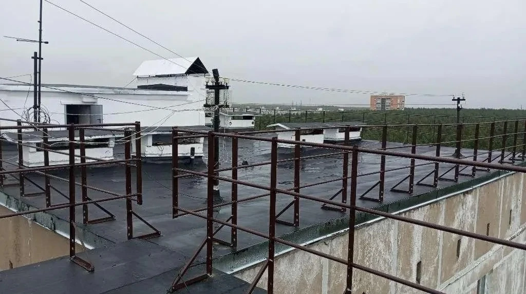 🏠 В Подольске завершили капитальный ремонт крыши дома на улице Филиппова