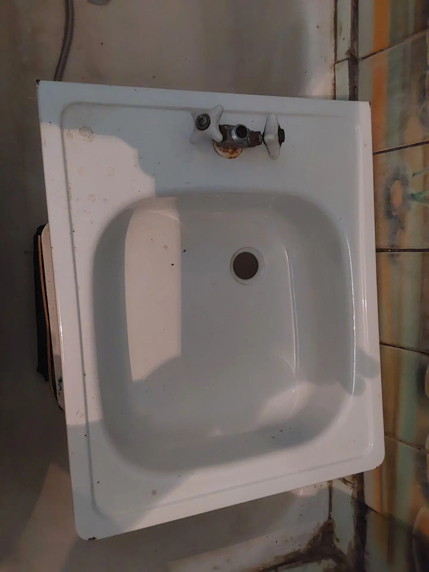 Продам мойку эмалированную, цена 1500