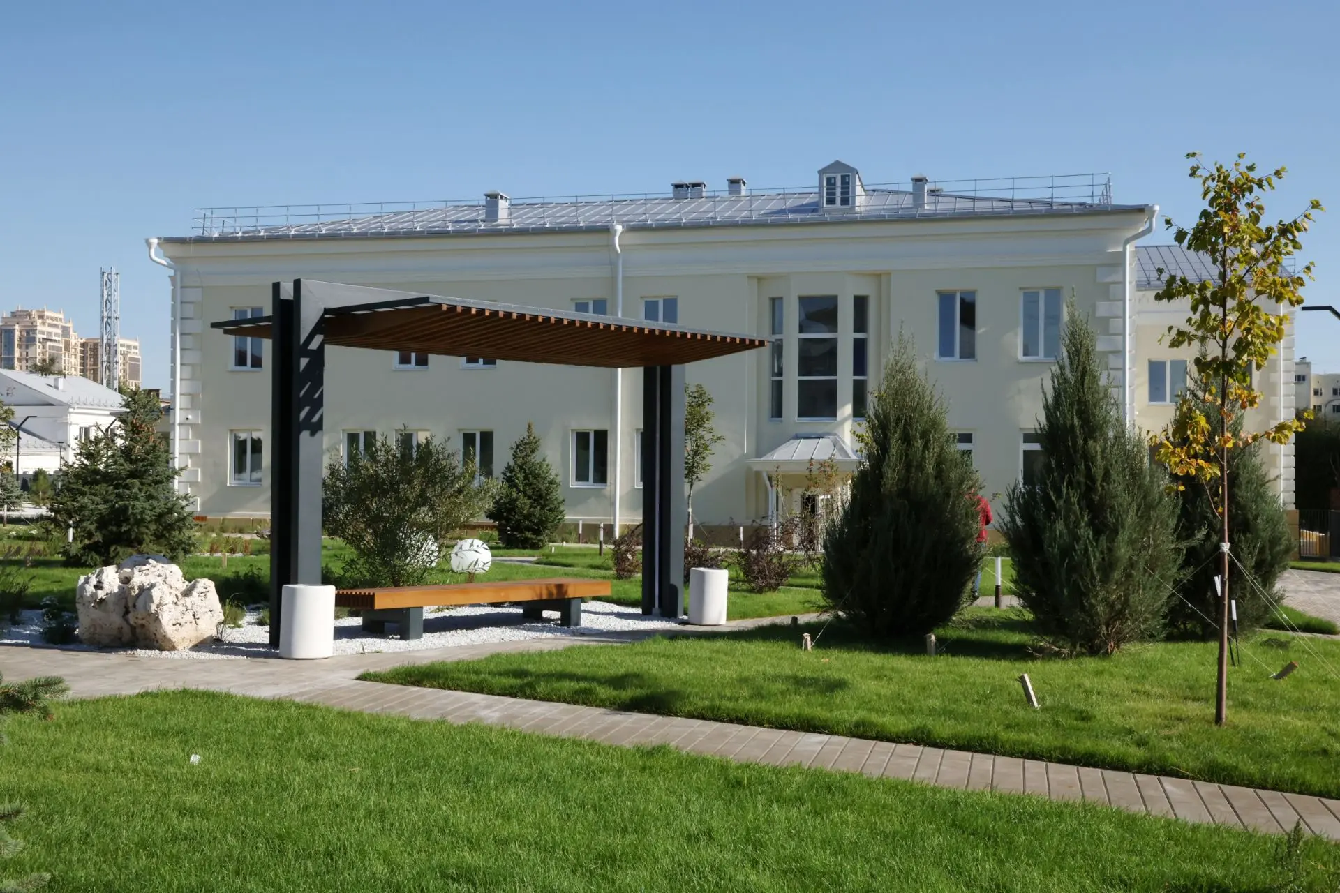 Тем временем готовится принять первых посетителей Многопрофильный медицинский центр на ...
