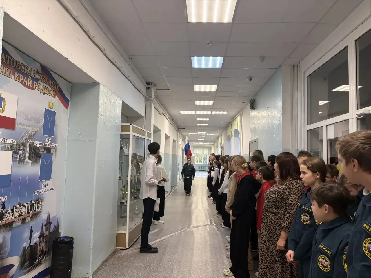 Неделя по традиции началась с общешкольной линейки 🇷🇺