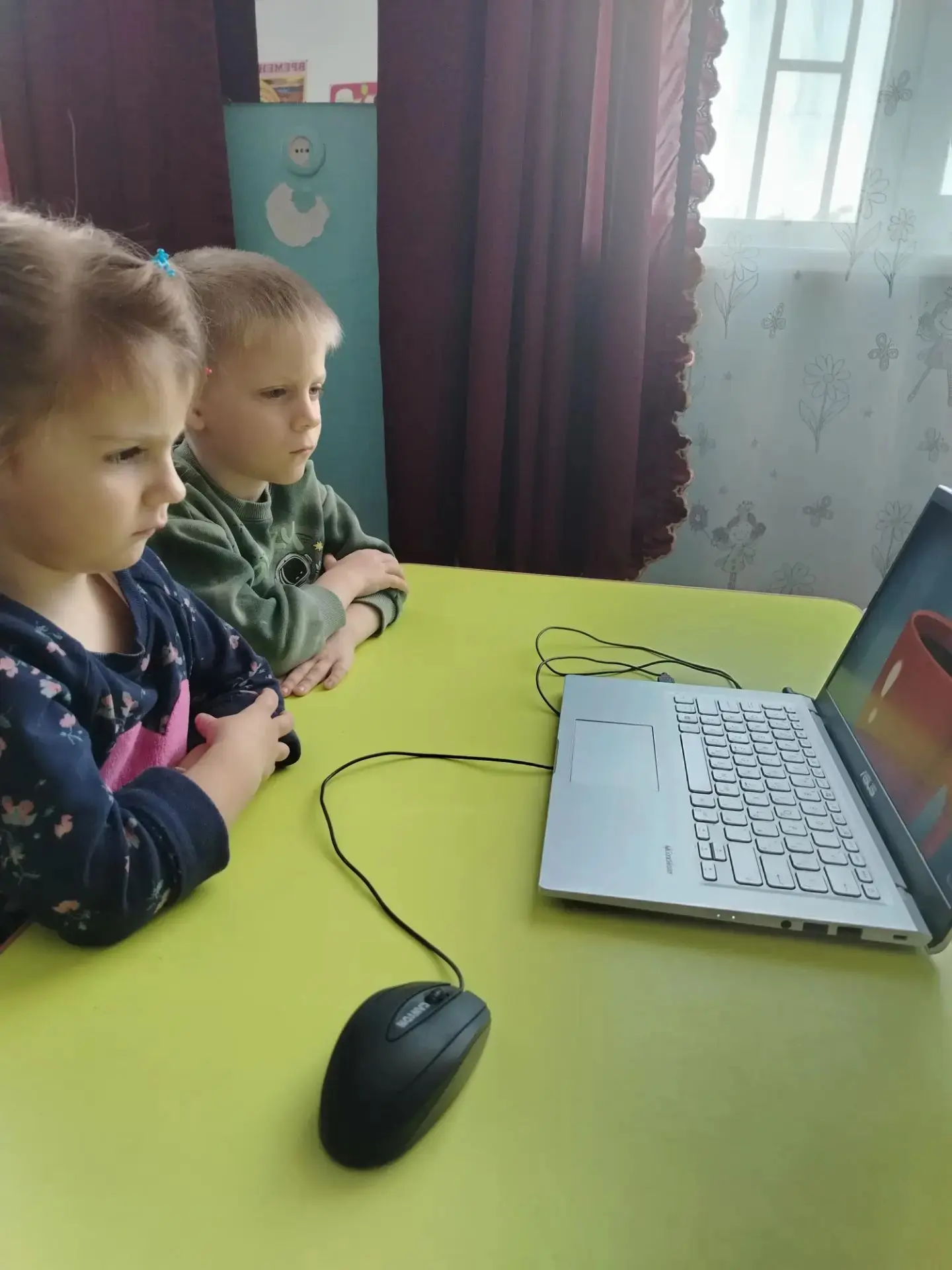 К Всемирному дню врача провели беседу «Кто такой доктор?», игру «Полезно — вредно» и по...