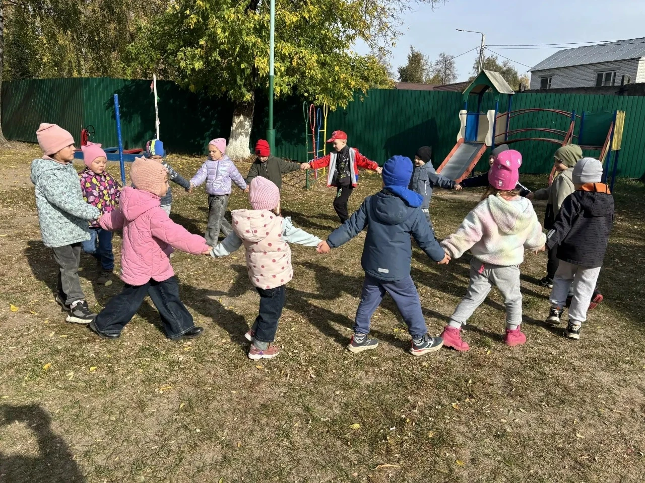 В этом году осень на удивление очень теплая и солнечная 😀☀🍁🍂😍  Мы с ребятами  решил...