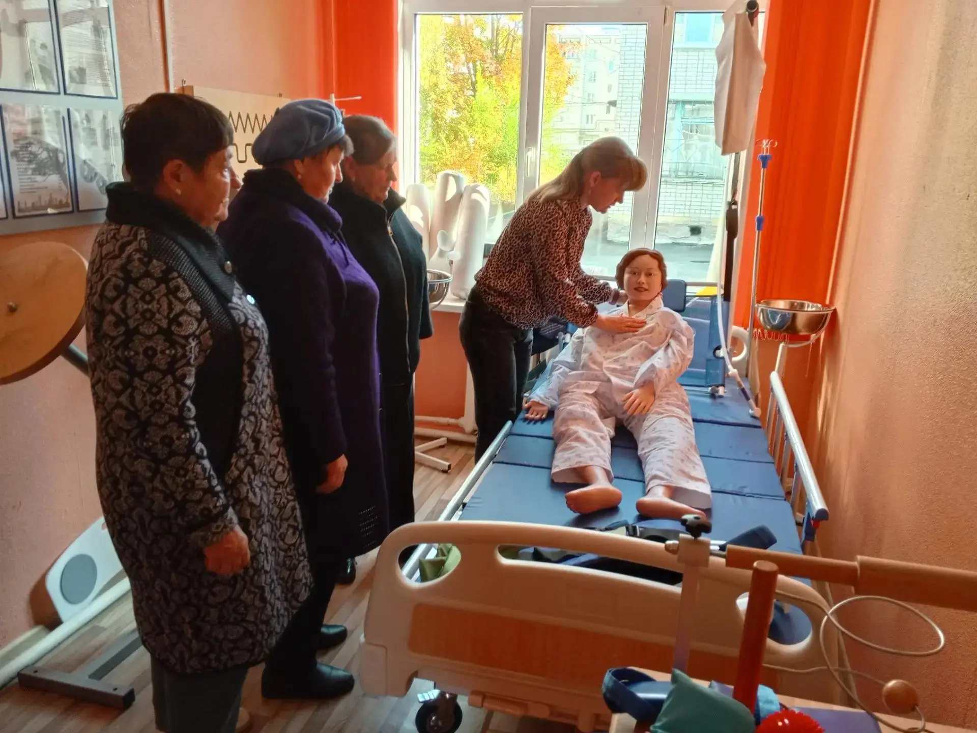 В Петровском центре социального обслуживания населения специалист по социальной работе ...