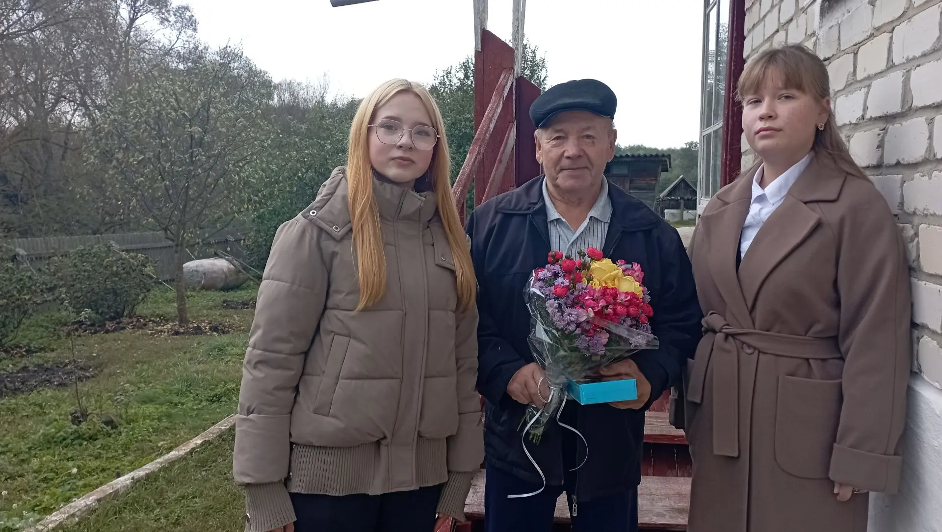 🌹Доброй традицией нашей школы является поздравление учителей педагогического труда, ко...